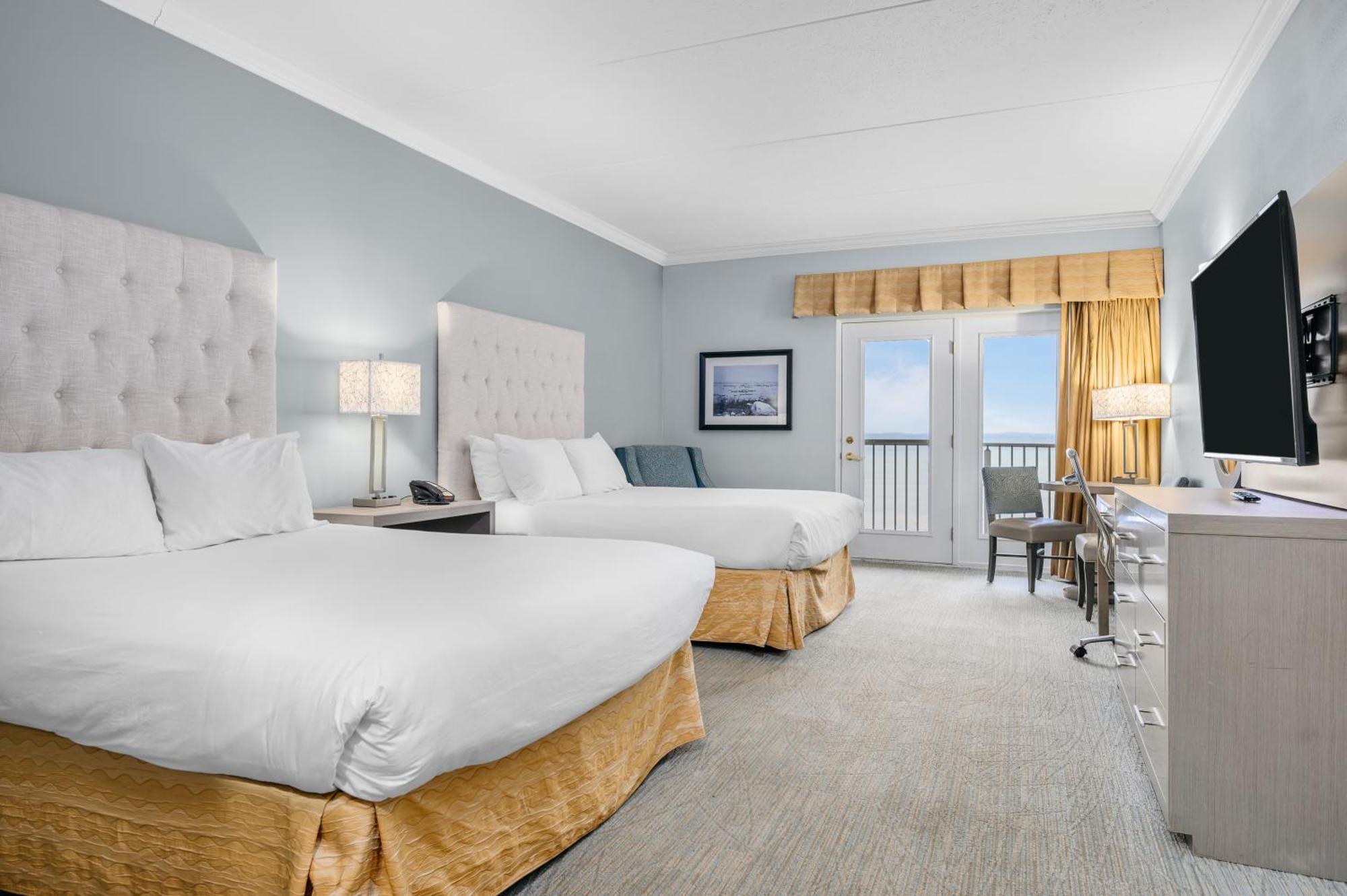 Cherry Tree Inn & Suites ทราเวิร์สซิตี้ ภายนอก รูปภาพ